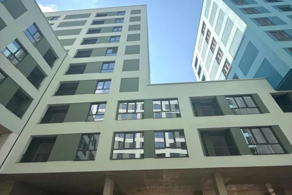 Shtepi ne shitje Apartament ne Tirane, 2+1, Mobilimi Bosh, pa mobiluar, Pagesa 160,000  Euro.