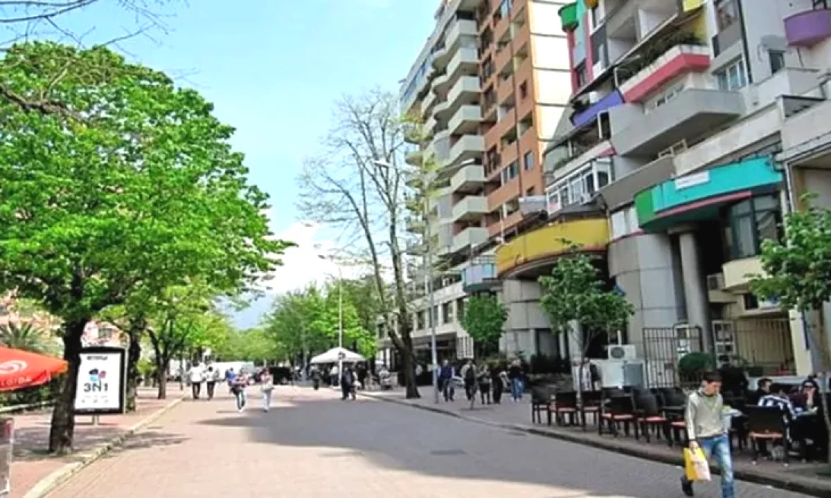 Shtepi ne shitje Apartament ne Tirane, 2+1, Mobilimi Bosh, pa mobiluar, Pagesa 320,000  Euro.