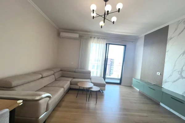 Shtepi me qera 2+1 ne Tirane - 700 Euro