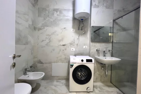 Shtepi me qera Apartament ne Tirane, 2+1, Mobilimi E mobiluar, Pagesa 700  Euro.