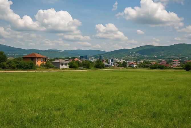 Truall ose Toke ne Tirane - 775,000 Euro