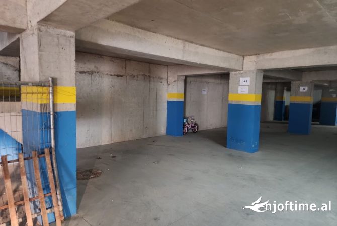 SHITET POST PARKIMI TE REZIDENCA KODRA E DIELLIT 2 !!