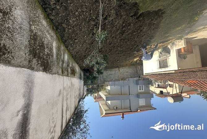 Truall ose Toke ne Tirane - 140,000 Euro