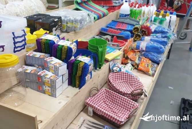 Pajisje biznesi ne shitje ne Kavaje - 90,000 Leke