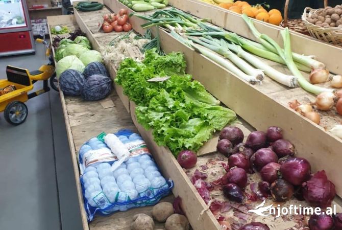 Pajisje biznesi ne shitje ne Kavaje - 90,000 Leke