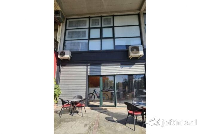 Ambiente Commerciale in Affitto 1+1 a Tirana - 650 Euro