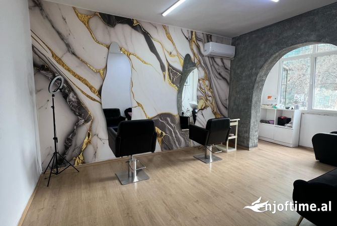 Ambiente Commerciale in Affitto 3+1 a Tirana - 700 Euro