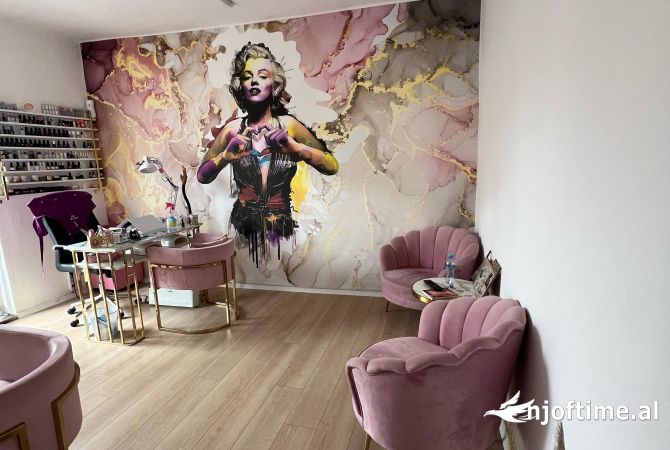 Ambiente Commerciale in Affitto 3+1 a Tirana - 700 Euro