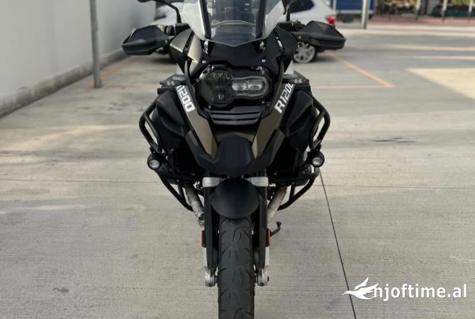 Motorra ne shitje ne Tirane - 16,000 Euro