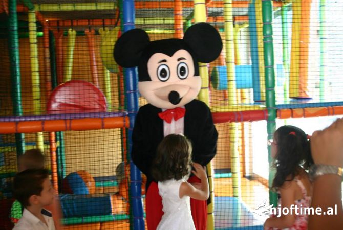 Pajisje biznesi ne shitje ne Vlore - 150,000 Leke