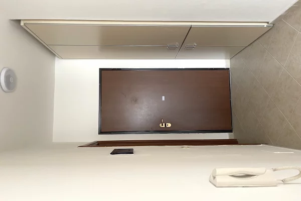 Shtepi ne shitje Apartament ne Tirane, 2+1, Mobilimi Pjeserisht e mobiluar, Pagesa 160,000  Euro.