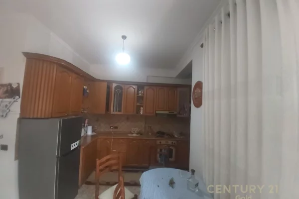 Shtepi ne shitje Shtepi Private ne Tirane, 5+1, Mobilimi E mobiluar, Pagesa 170,000  Euro.