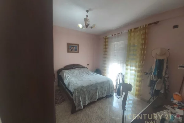 Shtepi ne shitje Shtepi Private ne Tirane, 5+1, Mobilimi E mobiluar, Pagesa 170,000  Euro.