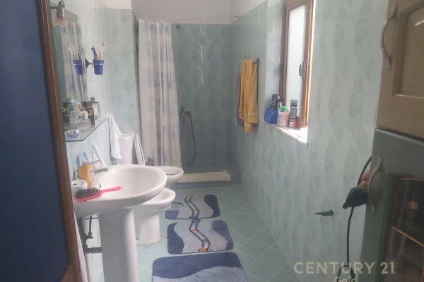 Shtepi ne shitje Shtepi Private ne Tirane, 5+1, Mobilimi E mobiluar, Pagesa 170,000  Euro.