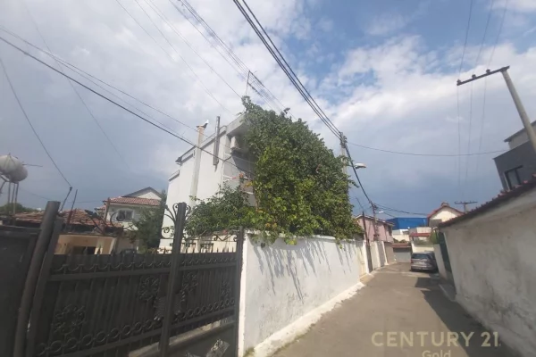 Shtepi ne shitje Shtepi Private ne Tirane, 5+1, Mobilimi E mobiluar, Pagesa 170,000  Euro.