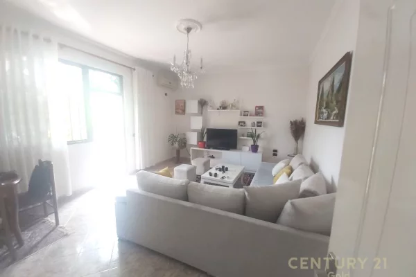 Shtepi ne shitje Shtepi Private ne Tirane, 5+1, Mobilimi E mobiluar, Pagesa 170,000  Euro.