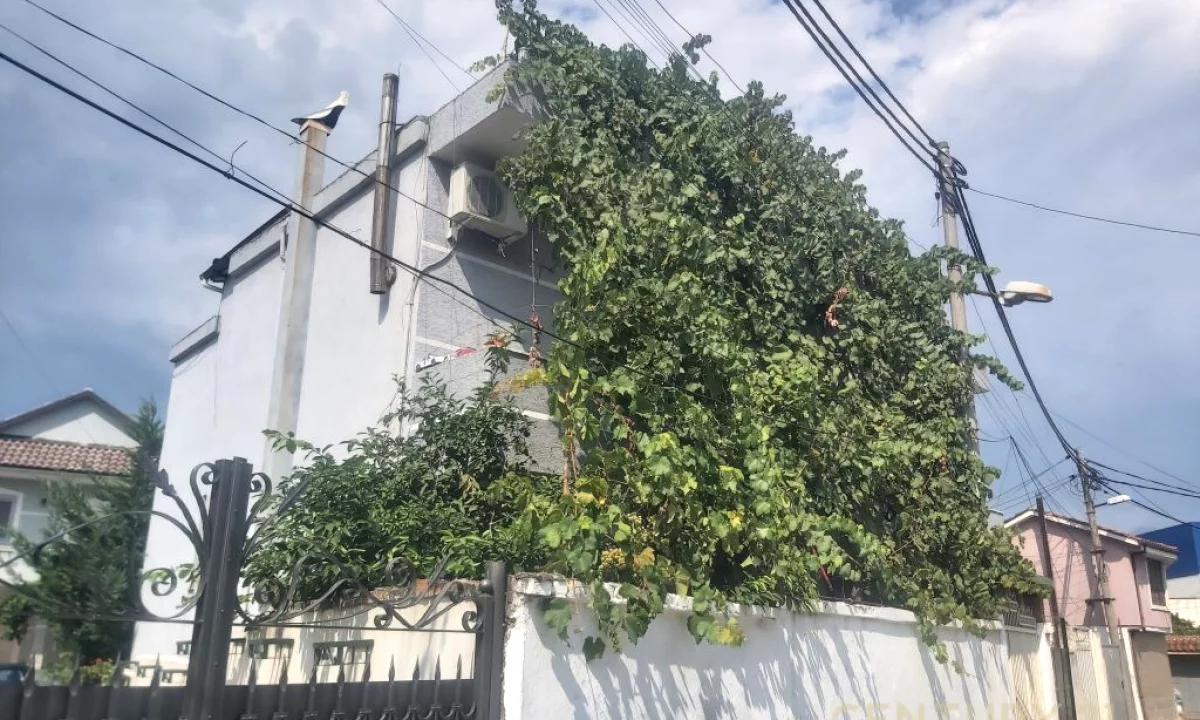 Shtepi ne shitje Shtepi Private ne Tirane, 5+1, Mobilimi E mobiluar, Pagesa 170,000  Euro.