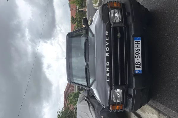 Makina ne shitje ne Elbasan, Land Rover, 2002 Diesel,Kambio Manual Pagesa 800,000  Leke.