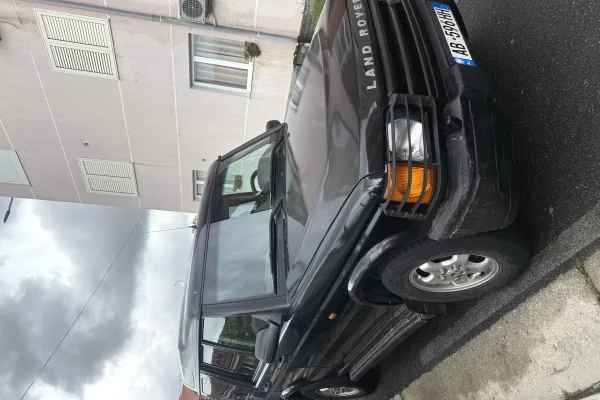 Makina ne shitje ne Elbasan, Land Rover, 2002 Diesel,Kambio Manual Pagesa 800,000  Leke.