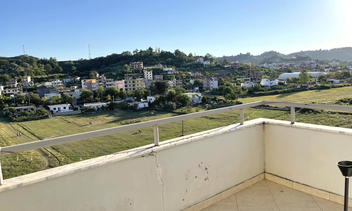 Shtepi me qera Apartament ne Tirane, 2+1, Mobilimi Pjeserisht e mobiluar, Pagesa 700  Euro.
