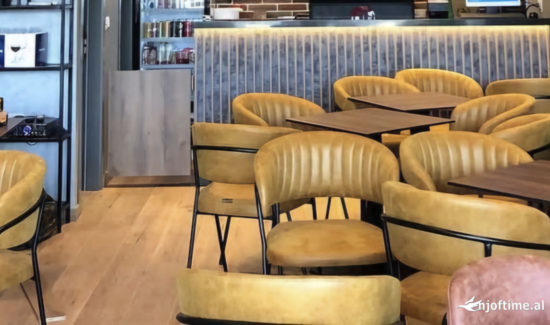 Per Shitje: Sete Karrige dhe Tavolina per Lokal