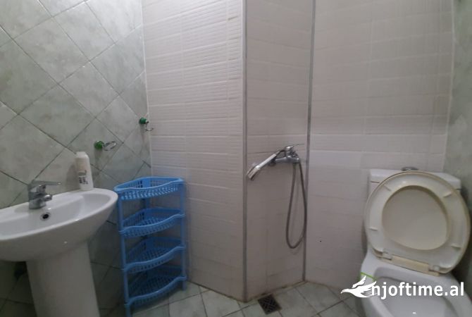 Shtepi me qera Apartament ne Tirane, 1+1, Mobilimi E mobiluar, Pagesa 470  Euro.
