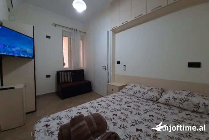 Shtepi me qera Apartament ne Tirane, 1+1, Mobilimi E mobiluar, Pagesa 470  Euro.