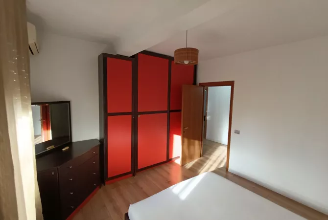 Shtepi me qera Apartament ne Tirane, 2+1, Mobilimi E mobiluar, Pagesa 650  Euro.