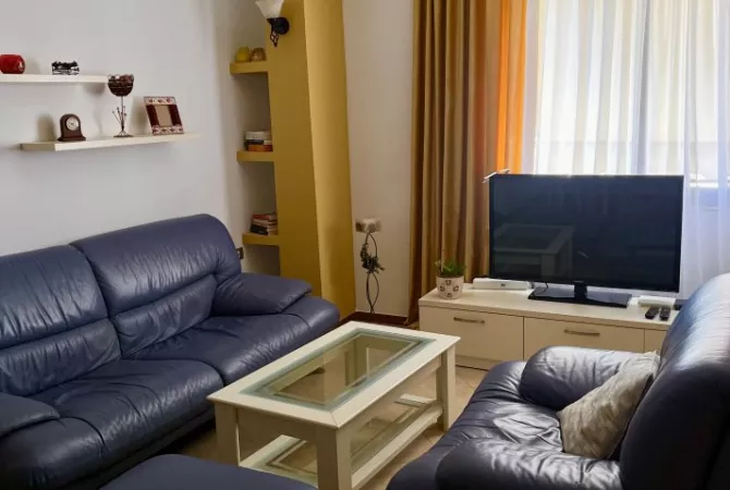 Shtepi me qera Apartament ne Tirane, 2+1, Mobilimi E mobiluar, Pagesa 750  Euro.