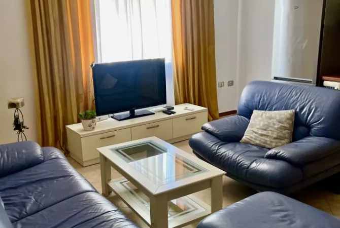 Jepet me qera apartament 2+1,Qender