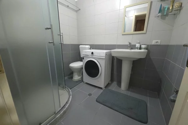 Shtepi me qera Apartament ne Tirane, 1+1, Mobilimi E mobiluar, Pagesa 400  Euro.