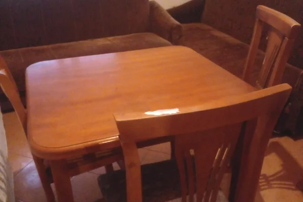 Shtepi me qera Apartament ne Tirane, 2+1, Mobilimi E mobiluar, Pagesa 300  Euro.