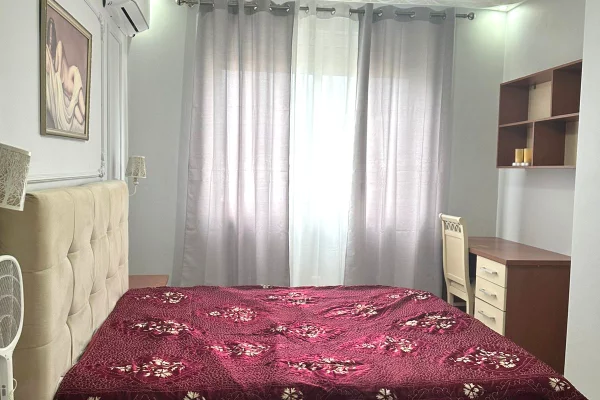 Shtepi me qera Apartament ne Tirane, 2+1, Mobilimi E mobiluar, Pagesa 600  Euro.
