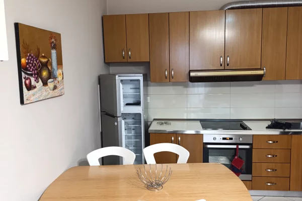 Shtepi me qera Apartament ne Tirane, 2+1, Mobilimi E mobiluar, Pagesa 550  Euro.