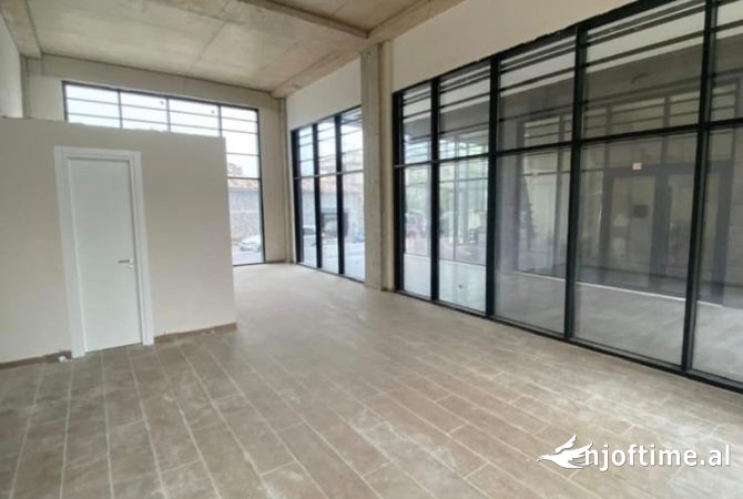 Ambjent biznesi/dyqan me qera ne residencen Erli , ne Tirane 