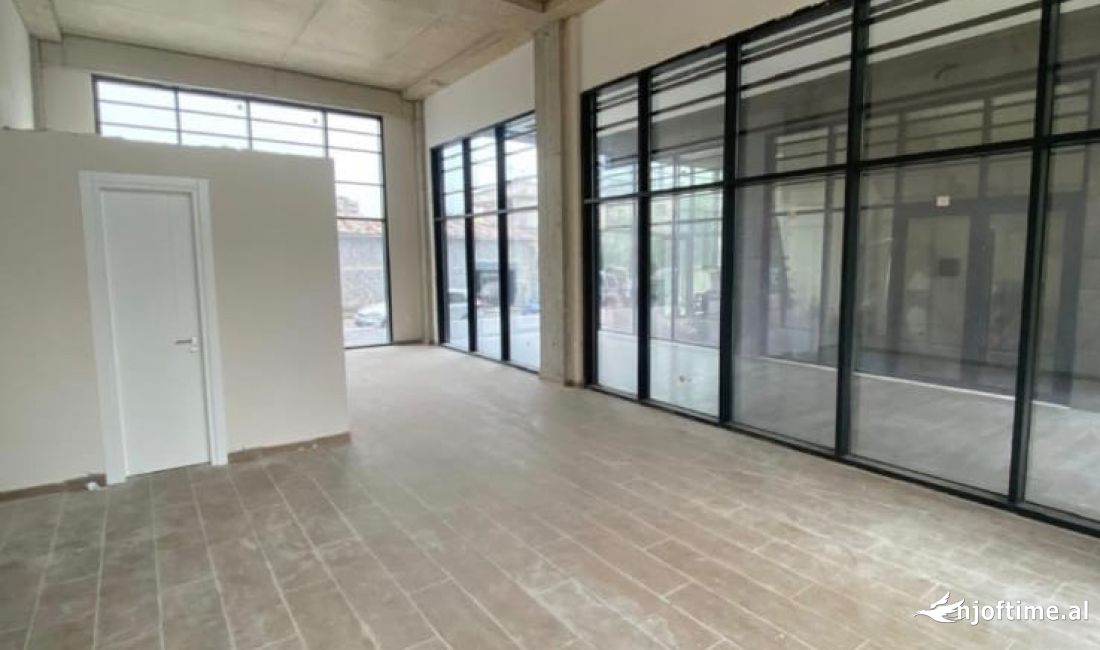 Ambjent biznesi/dyqan me qera ne residencen Erli , ne Tirane 