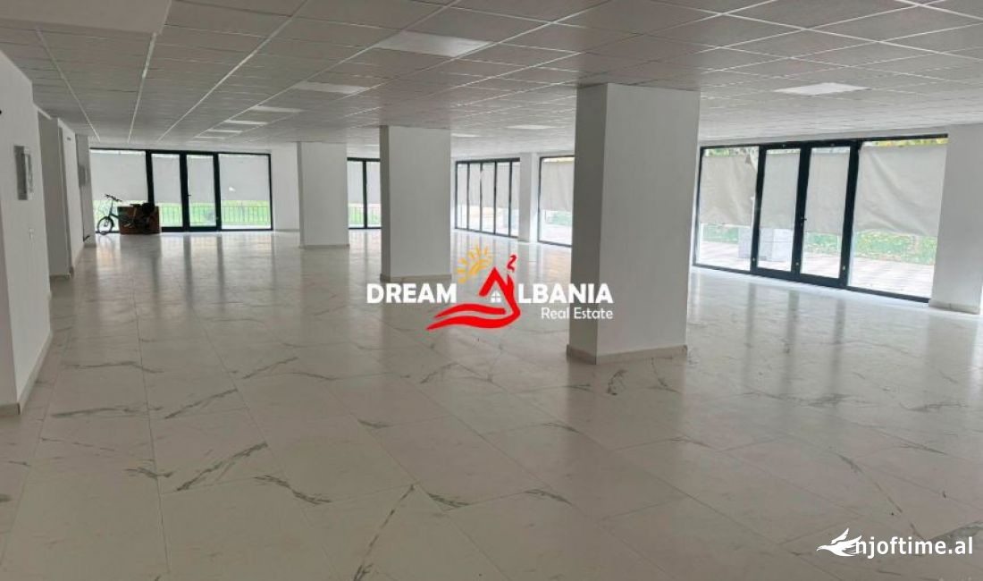 Jepet me qera ambient biznesi perball Ministrise se Mbrojtjes te rruga e Dibres