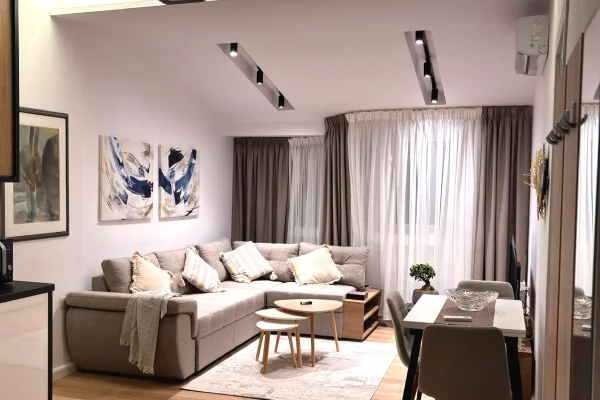 Shtepi ne shitje Apartament ne Tirane, 1+1, Mobilimi E mobiluar, Pagesa 150,000  Euro.