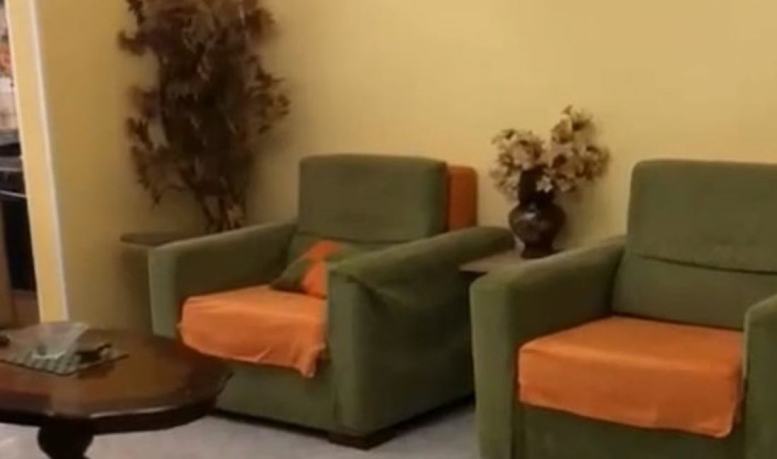 Shtepi ne shitje Apartament ne Tirane, 2+1, Mobilimi E mobiluar, Pagesa 135,000  Euro.