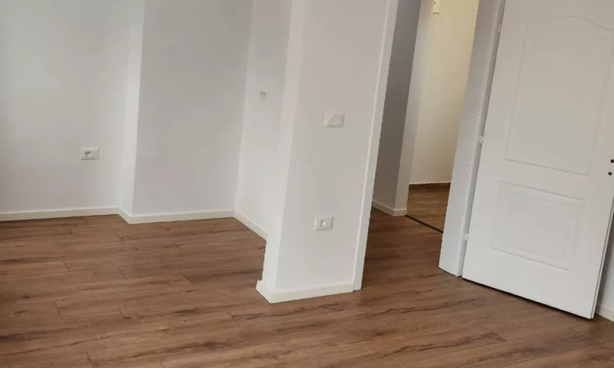 Shtepi ne shitje Apartament ne Tirane, 1+1, Mobilimi E mobiluar, Pagesa 95,000  Euro.