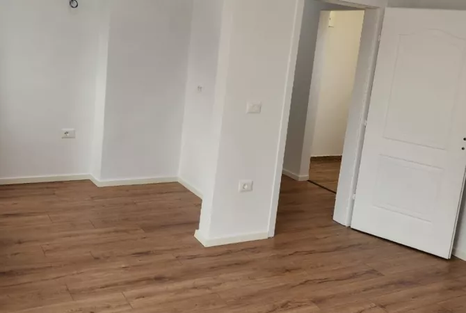 🏠 Shtepi  per shitje,  Pallat Egzistues  1+1   💶 Elar2 13482  