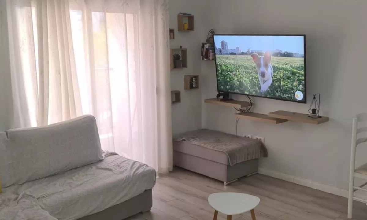 Shtepi ne shitje Apartament ne Tirane, 1+1, Mobilimi E mobiluar, Pagesa 120,000  Euro.