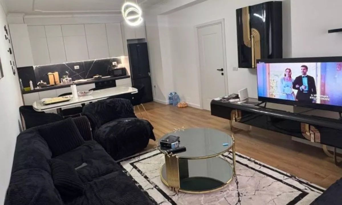 Shtepi ne shitje Apartament ne Tirane, 2+1, Mobilimi E mobiluar, Pagesa 155,000  Euro.