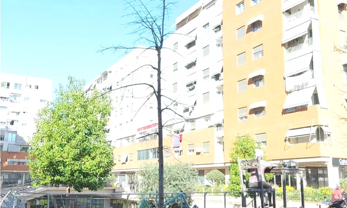 ## 🏢 Ambient Biznesi per Shitje – Rruga e Dibres | Kompleksi Orion 