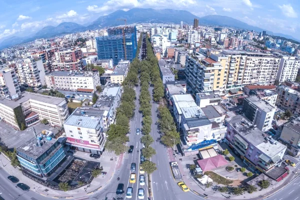 Business Property for Rent 1+1 in Tirana - 1,500 Euro