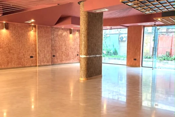 Ambient biznesi ne shitje 1+1 ne Tirane - 450,000 Euro