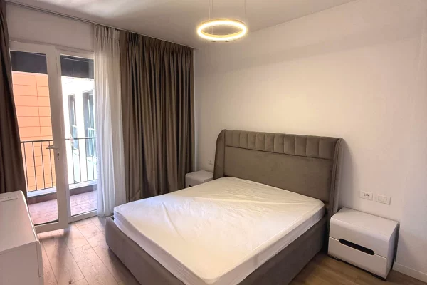 Shtepi me qera Apartament ne Tirane, 2+1, Mobilimi Bosh, pa mobiluar, Pagesa 150,000  Leke.