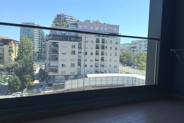 Shtepi me qera Apartament ne Tirane, 2+1, Mobilimi Bosh, pa mobiluar, Pagesa 150,000  Leke.