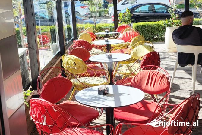 Pajisje biznesi ne shitje ne Fier - 9,000 Leke