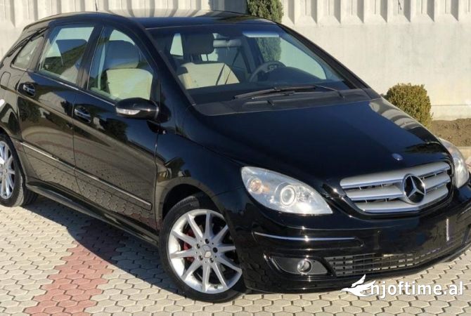 Auto in Vendita a Tirana - 3,200 Euro